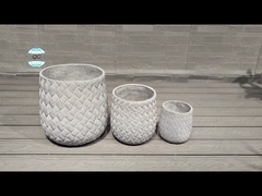 অপ্টিমাম ওয়াটারিং এবং উদ্ভিদ স্বাস্থ্যের জন্য হাত খোদাই করা শক্তিশালী কাদামাটি প্ল্যান্টার ড্রেনাইজ গর্ত